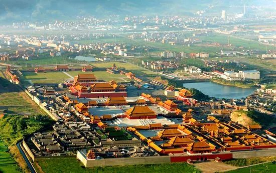 骂横店复工，是外行看热闹