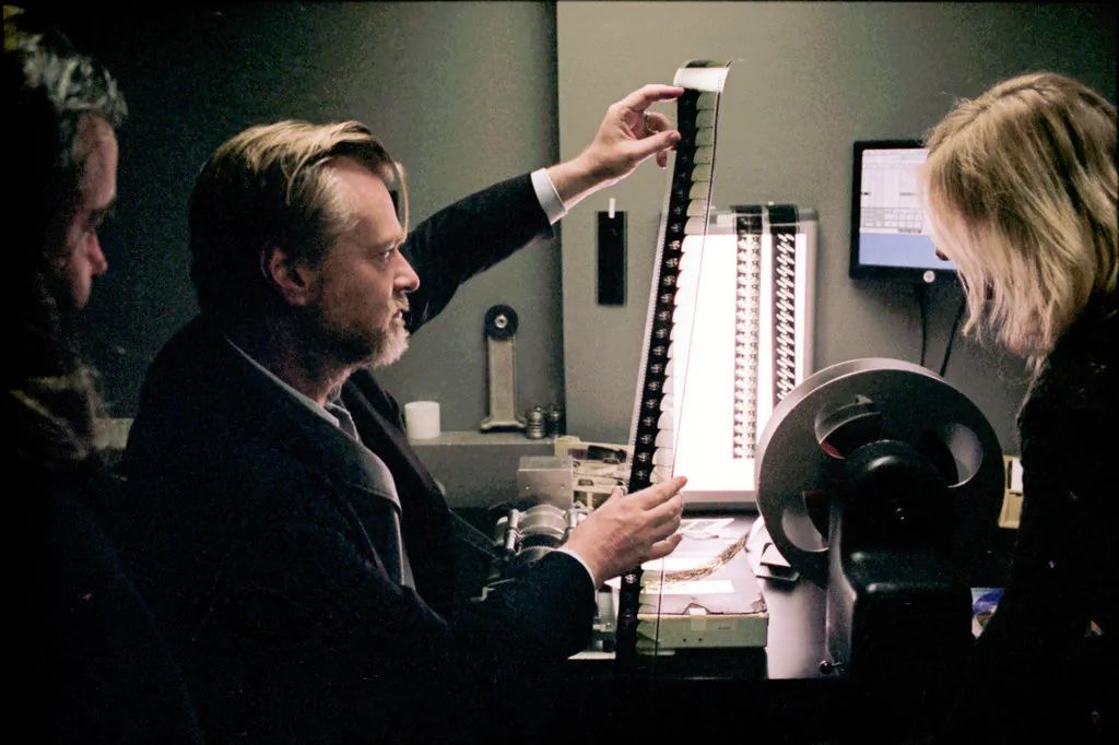 数字时代，用65mm胶片拍摄和发行70mm胶片拷贝的前景如何?