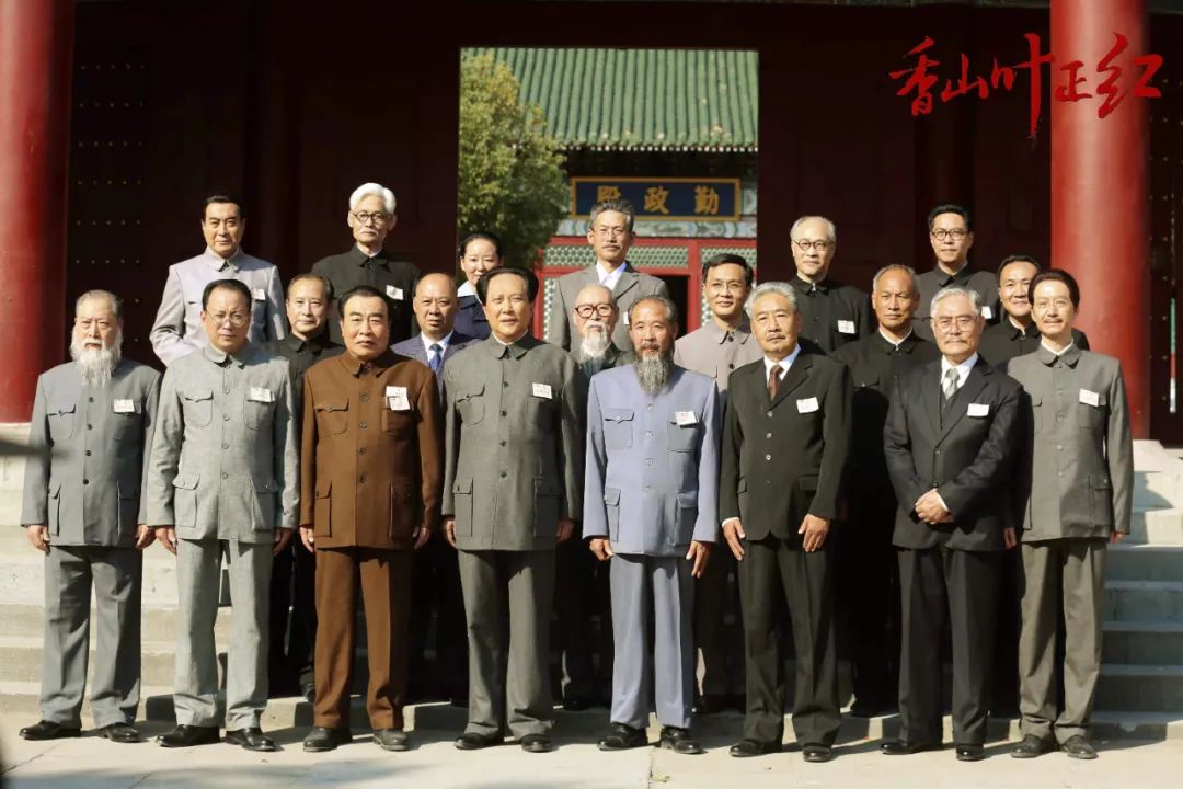 《香山叶正红》开播/易烊千玺《奇迹》亮相/爱奇艺投资海米传媒/字节跳动海外上线“抖店”/知乎发布Q3财报……｜资讯